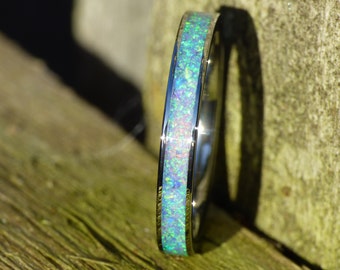 Anillo fino de tungsteno y ópalo violeta, banda de 3,2 mm