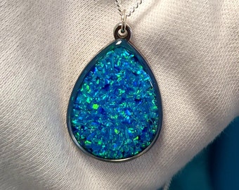 Pendentif opale bleue