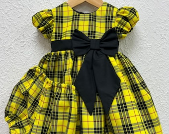 Set gele geruite babyjurk: handgemaakte feestoutfit