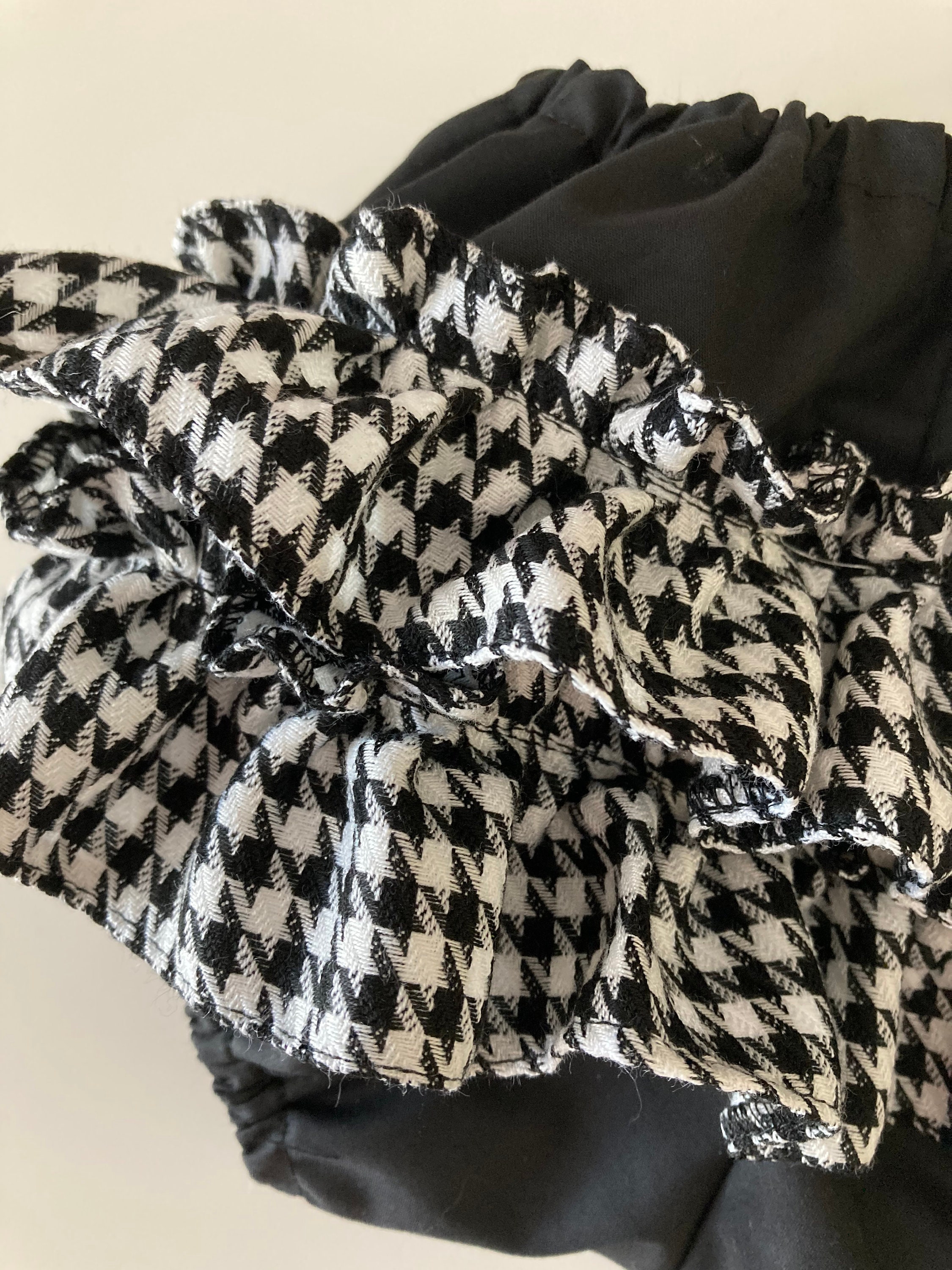 Girls hotsell frilly pants