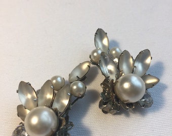 Vintage Pearl and Jewel Earrings. Vintage earrings. Costume jewelry. Vintage collector. Clip on earrings. Gifts under 20. Vintage jewelry.
