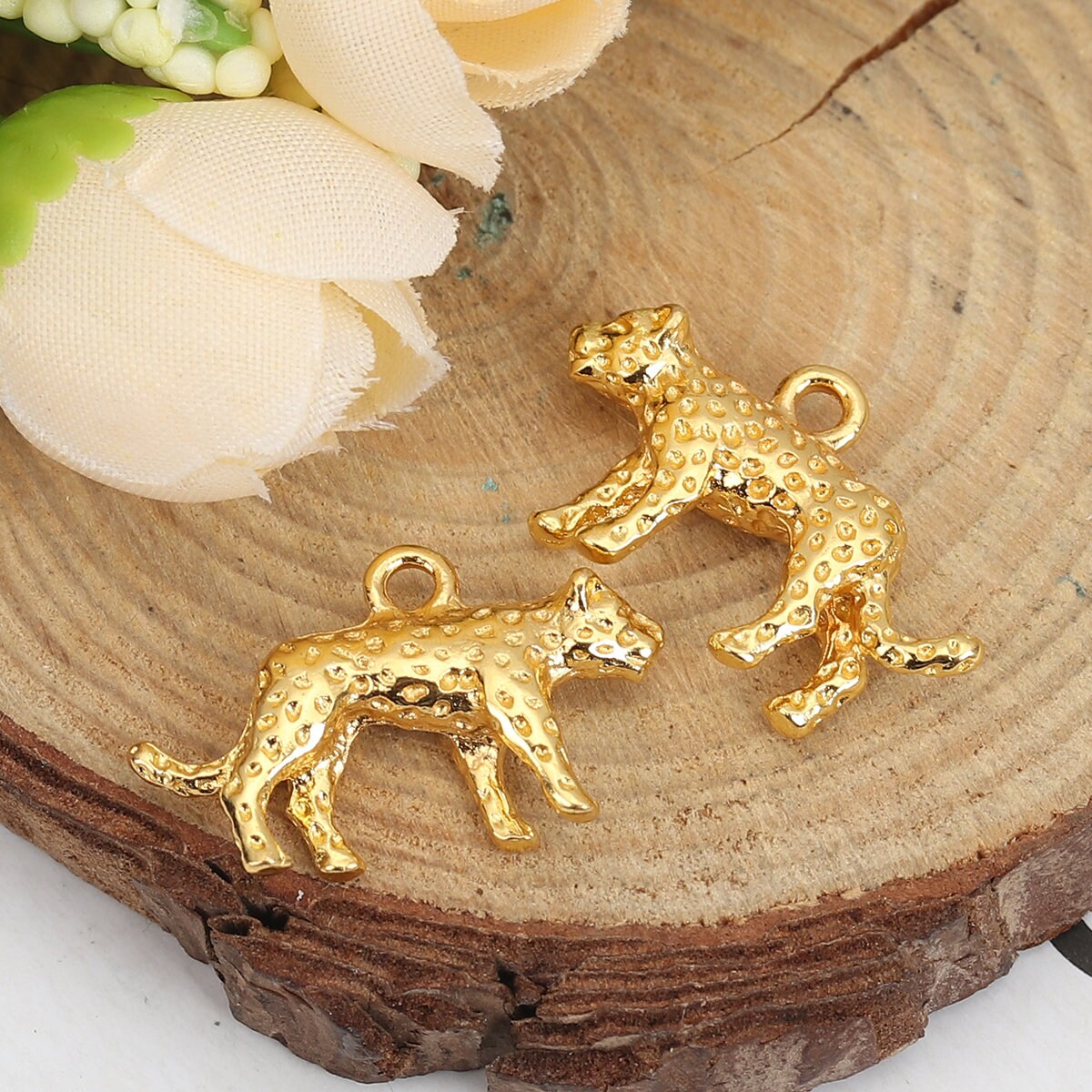5 Antique Silver or Gold Plated 3D Metal Alloy Jaguar