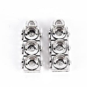 10 Antique Silver Metal Alloy Traffic Light Charms  19.5x7mm (B152i)