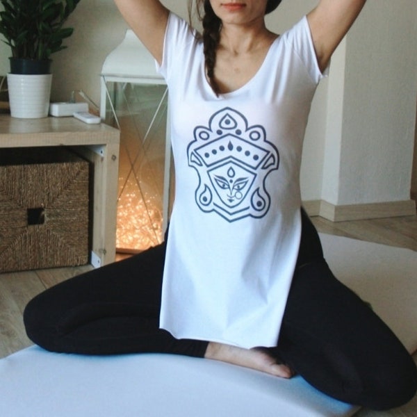 Yoga top , boho t-shirt, screen print, cotton tunic, yoga clothing, white clothes for spiritual practices, kundalini yoga, meditation cloth,