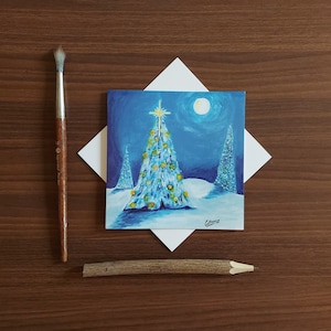Pack de 5 tarjetas de árbol de Navidad: árboles de hoja perenne con luces en la nieve, tarjeta de vacaciones de invierno al aire libre, interior en blanco, individual, 5x cinco multipack