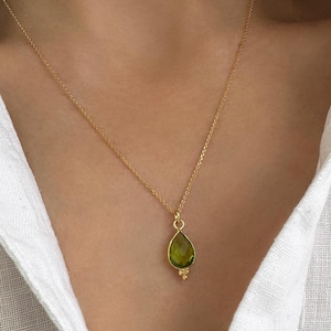 Peridot August Birthstone Necklace, Zodiac birthday gifts for Virgo gifts or for Leo gifts, Peridot Pendant Birthstone Jewelry