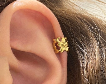 Flower Ear Cuff, Non Pierced Earrings, Gold Ear Cuff, Huggie Ear Cuff, Mothers Day Gift, Cartilage Ear Cuff, Minimalist Ear Cuff, Silver 925