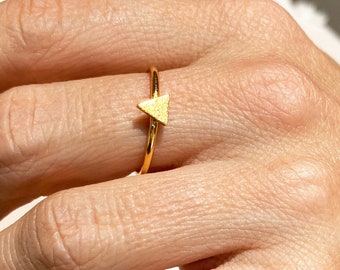 Tiny Triangle Ring, Small triangle ring, Thin Triangle Ring, Gold Stacking Rings, Minimal Ring, Adjustable Ring, Shiny Gold Ring