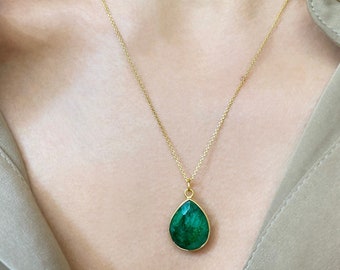 Raw Emerald Necklace, May Birthstone Necklace, Green drop Necklace, Gemstone necklace, dainty gem necklace, Emerald pendant Jewelry gift