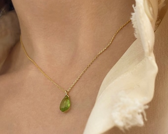 Ruwe Peridot ketting, echte peridot hanger, augustus ketting, augustus geboortesteen ketting, Maagd geschenken, Leo geschenken, verjaardagscadeaus, Sieraden cadeau