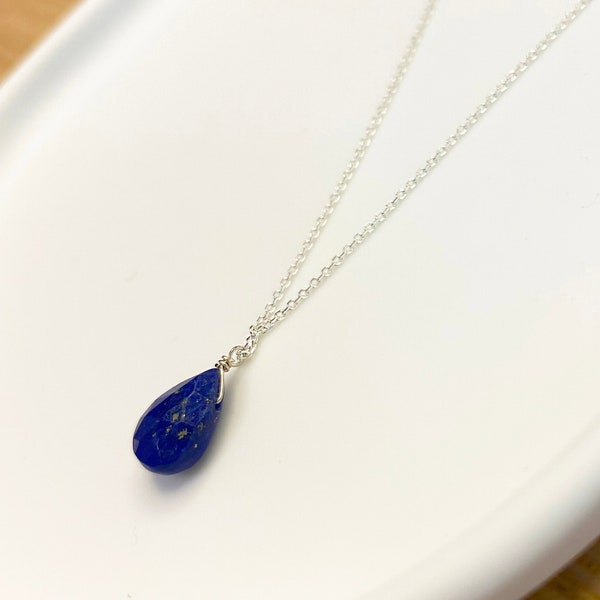 Collier de pierres précieuses en lapis-lazuli brut, pendentif en lapis-lazuli véritable, collier en lapis bleu, tour de cou en lapis-lazuli, larme en lapis, cadeau journaliste