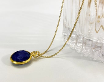 Collier en saphir bleu brut, collier Good Vibes, collier en cristal, collier de pierre de naissance de septembre, collier bleu Karma, véritable gemme de saphir