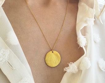 Gold Disc Pendant, Gold coin Pendant, Big disc Necklace,Gold Big coin necklace, Dainty Gold Necklace, Large disc necklace,Medallion necklace