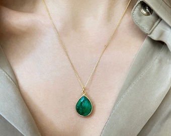 Raw Emerald necklace, May Birthstone Necklace, Emerald pendant, Green drop pendant, twin gifts, Taurus gifts,birthday gifts