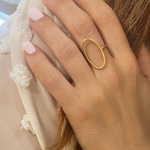 Open Oval Circle Ring, Chunky Gold Ring , Circle Gold Ring, Stacking ring, Dainty Thin Ring