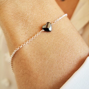 Winziges Herz Hämatit Edelstein Armband, Kleines Herz Romantisches Armband, Freundschaftsarmband für Freundin Geburtstagsgeschenk