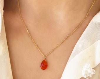 Rohe Karneol-Halskette, rote Halskette, Karneol-Halsband, Karneol-Anhänger, minimalistische Halskette, zierlicher Tropfen-Edelstein, Schmuckgeschenk