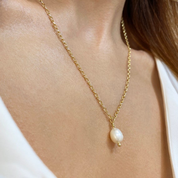 A June to Remember: Freshwater Pearls as Birthstones