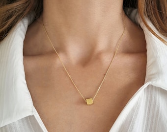 Gold Cube Necklace, Dainty cube Necklace, layered necklace,  Minimalist Necklace, Geometric Necklace, Cube Pendant, Tiny Cube Necklace