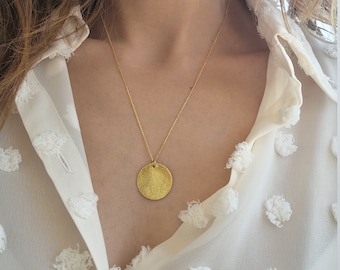 Gold disc pendant, Chunky coin necklace, Big Coin Necklace, Large disc necklace, Layered Necklace, Geometric Necklace, Minimalist Necklace