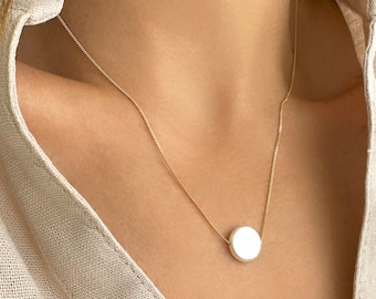 Coin Pearl necklace, Real Pearl necklace, Small Pearl necklace, Fidget necklace, One Pearl necklace, Layered necklace, Pearl coin pendant
