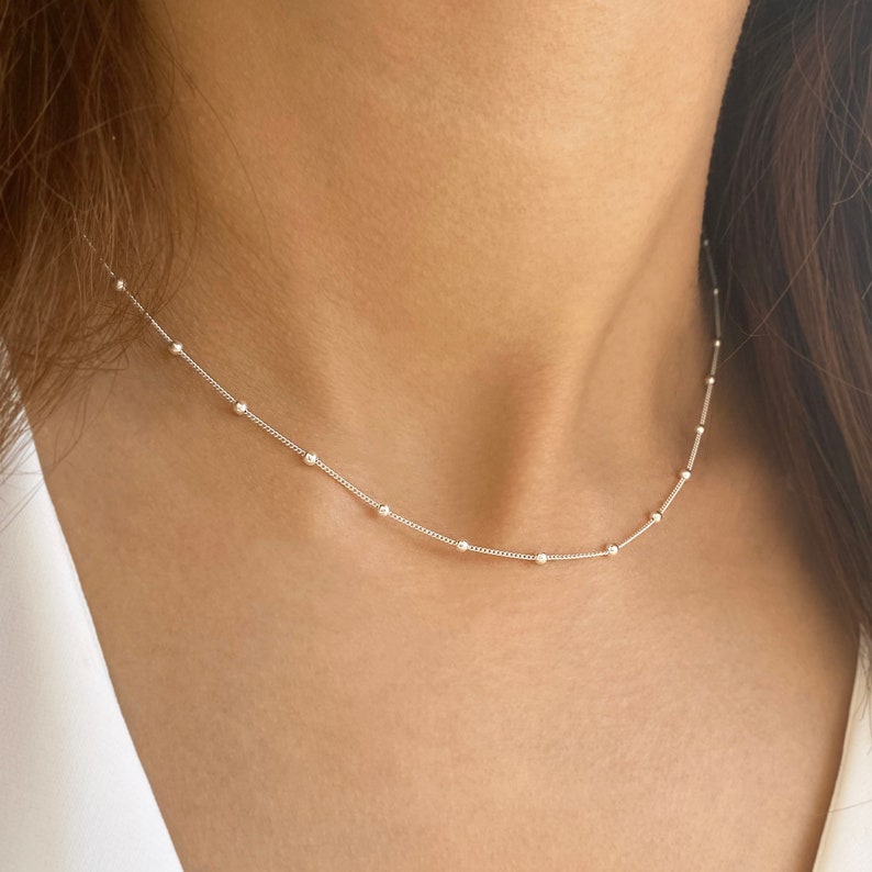 Satelliten Choker, Minimalistische Halskette, Layered Halskette, Zierliche Silber Choker, Kleine Kugeln Choker, Layered Choker, Muttertagsgeschenk Bild 2