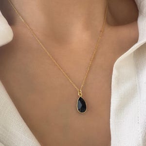 Black onyx Necklace, Layered Minimalist Necklace, Teardrop Gemstone Pendant Necklace, Onyx Protection Jewelry