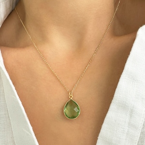 Raw Peridot Necklace, Peridot birthstone necklace, August Necklace, Real Peridot Pendant, Leo gifts, Virgo gifts, birthday gifts