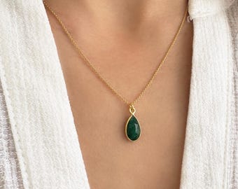 Emerald May Birthstone Necklace,  Personalized Gemstone Pendant, Minimalist Jewelry for Zodiac Gifts