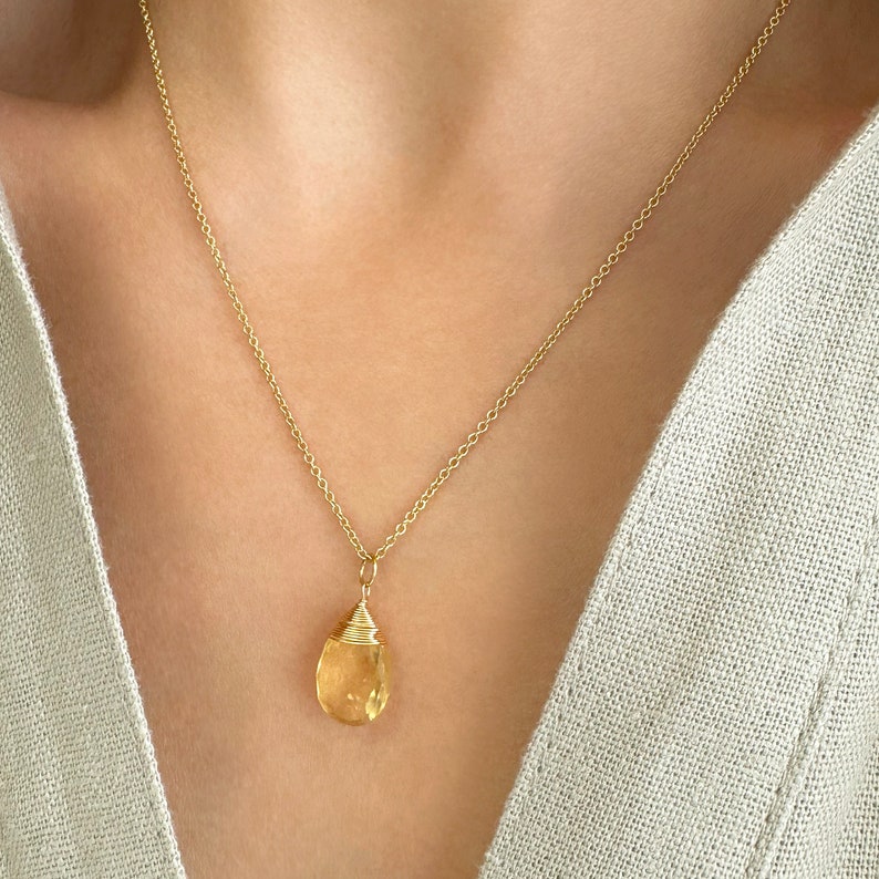 Raw Citrine Necklace.
Are you looking for Scorpio Gifts?
This November birthstone Necklace is a great idea!
Balance necklace handmade with  925 Sterling Silver

24K Gold all over the sterling silver
A Crystal Necklace full of positive vibes!