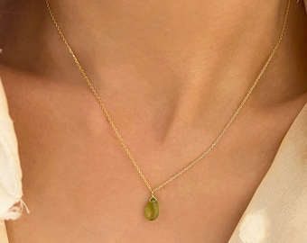 Raw Peridot Necklace, Peridot drop pendant, Peridot Teardrop necklace, August necklace, Virgo gifts, Leo gifts, Jewelry gift, birthday gifts