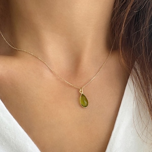 Peridot Birthstone Jewelry for Leo gift or Virgo gift. Leo birthstone necklace, Raw Peridot Necklace, peridot necklace drop pendant
