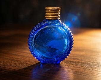 Vintage Cobalt Blue Glass Perfume Bottle – Mini Art Deco Perfume Flask, Czech Glass Vanity Bottle with Original Screw Cap