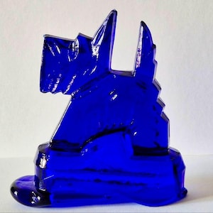 Kobaltblauer Glas Serviettenhalter mit Scottie - Vintage schwere Pressglasfigur - 201g - 1950er Jahre Dekoratives Geschirr