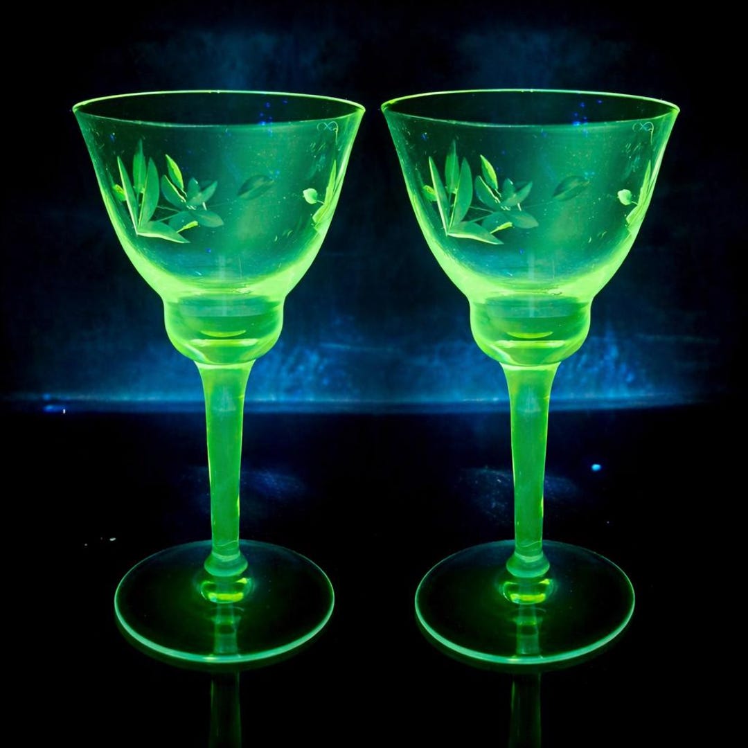 Vintage Manganese Glass Set of 2 – UV Reactive Green Glow 365nm – Pre ...