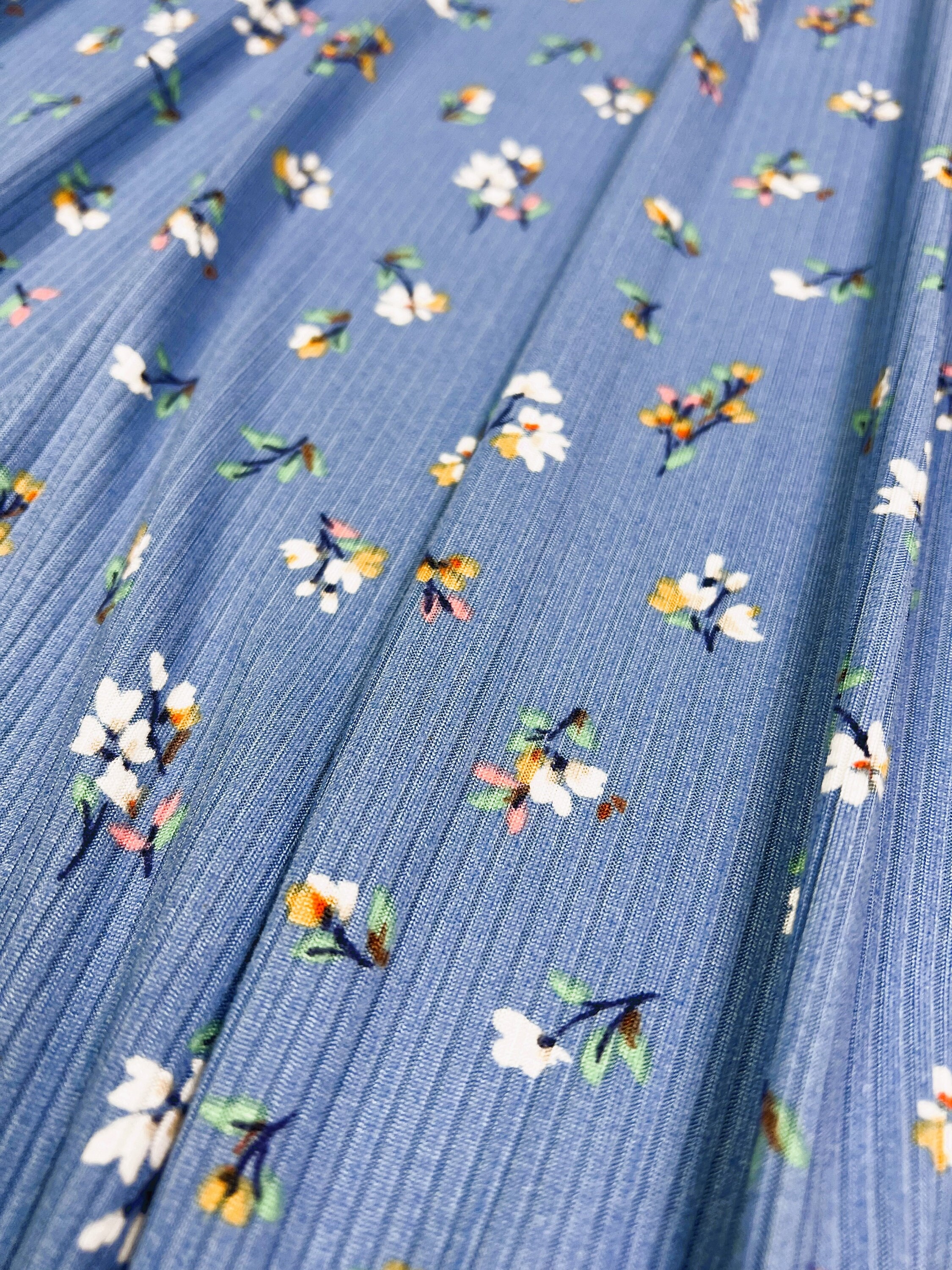 新品・タグ付き　bibiy ALEXA FLOWER KNIT 新品・タグ付きbibiy ALEXA FLOWER KNIT
