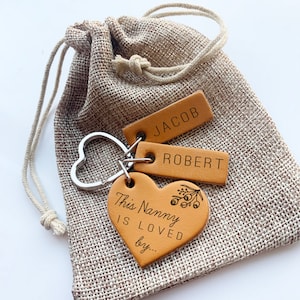 Nanny Keyring Gift, Personalised Gift for Nan, Engraved Leather Keychain, Mothers Day Gift for Nanny or Grandma, Gift from Grandchildren