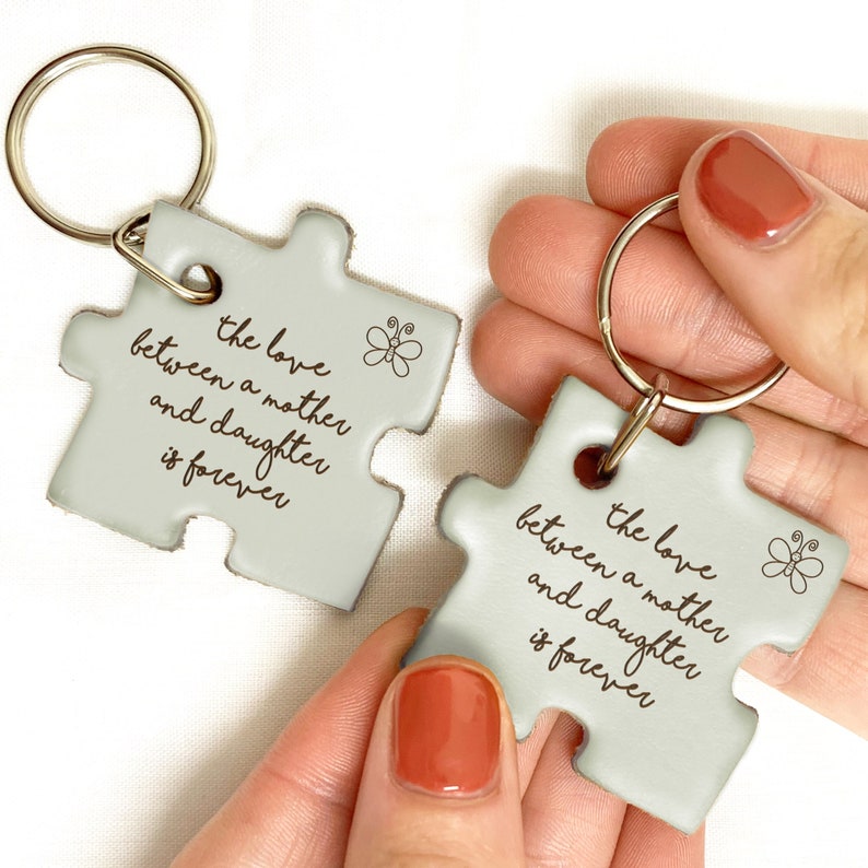 Mum & Daughter Keyring Set, Pair of Leather Keyrings, Engraved Gift Made from Quality Genuine Leather, Handmade Keychain Pendant 