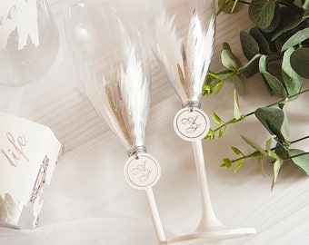 Gepersonaliseerde bruiloftsfluiten Taartservers en messen Witte champagneglazen Zilveren glazen Zilveren bruiloft Klassieke roosterfluiten Set van 4