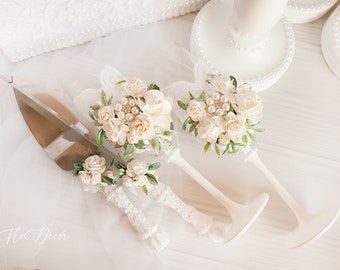 Champagne White glasses Classic Toasting Flutes for wedding Bride and Groom Cake wedding wine glasses with flowers and lace Cake Server set