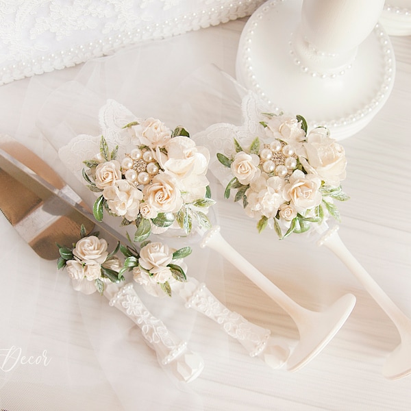 Champagne White glasses Classic Toasting Flutes for wedding Bride and Groom Cake wedding wine glasses with flowers and lace Cake Server set