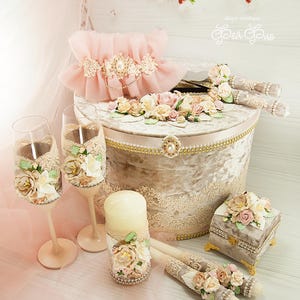 Caja para tarjetas de boda en color rosa ruborizado, portamonedas de terciopelo, copas de champán para boda y juego de servidor de pasteles, velas Unity, liga de novia, caja para anillos de boda