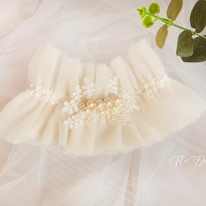 Ivory Tulle Wedding Garter: Elegant Bridal Pearl Decoration, Gift for Bride