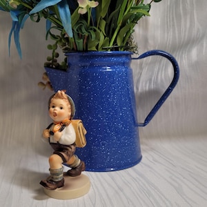 MI Hummel Schoolboy Collectible Vintage Figurine  822 / 0  TMK-5 by Goebel 1972-1979 Gift for Collector