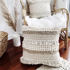 Boho Throw Pillow cover, Handwoven Bohemian Pillow cover, Fringe Boho Pillow cover, Woven Fringe Pillow, Jute Pillow, Neutral Cream Pillow