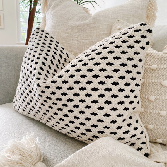 Linen Lumbar Pillows – theHOMEmind