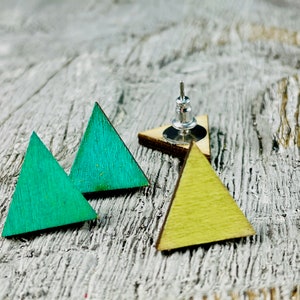 Hand bemalt Holz Dreieck Ohrringe Set / grün, Avocado, geringes Gewicht, Geschenk für sie, Hypo-Allergen
