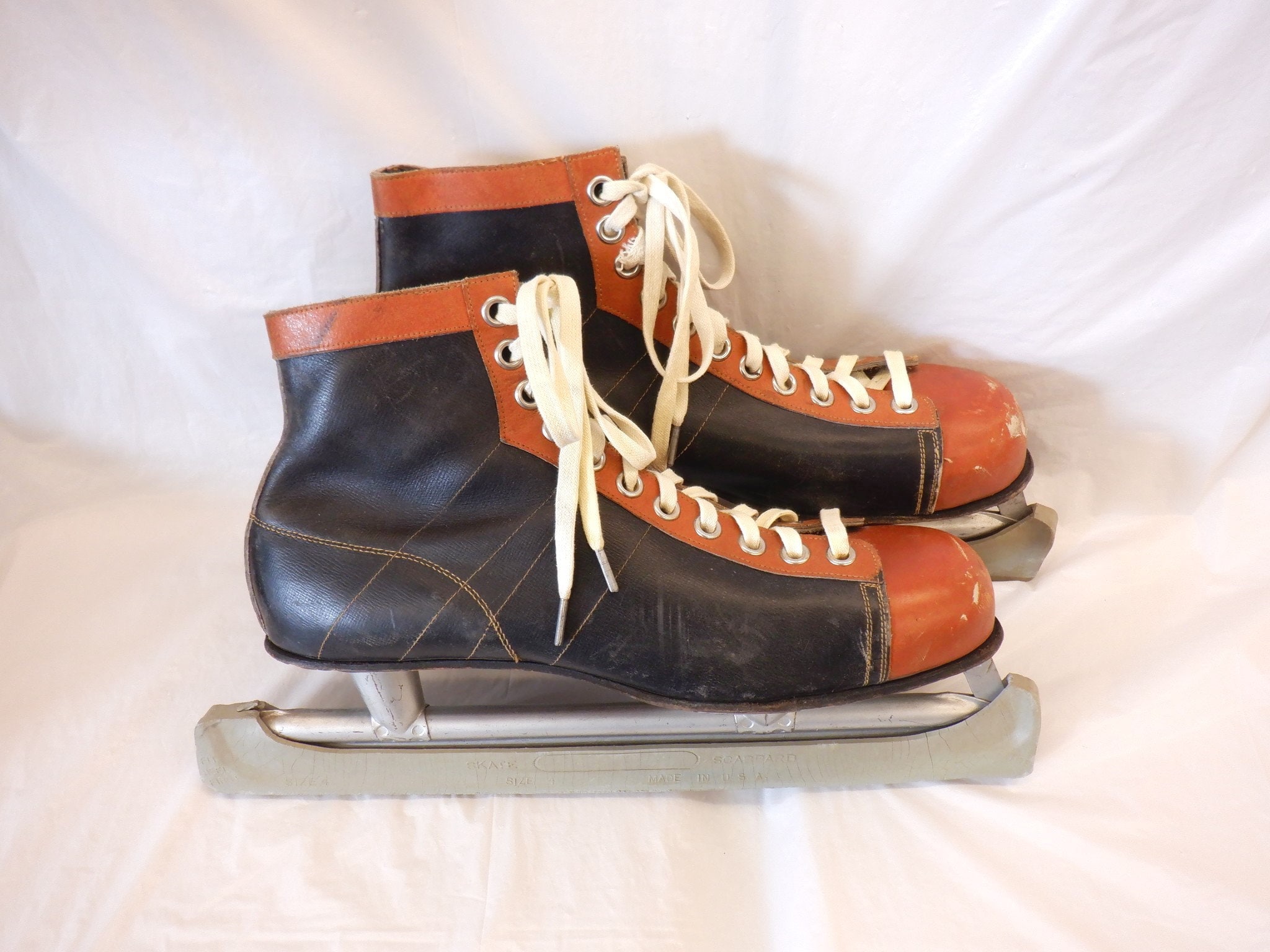 Vintage 1950s Leather Two-Tone Mens Ice Hockey Skates Viking Blades Canada Sz 11 il_fullxfull.4609592211_768w.jpg main image 3