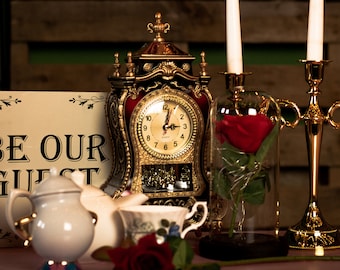 Centre de table La Belle et la Bête, parfait pour les mariages de conte de fées, déclinaisons argent et rouge Horloge française ancienne vintage en plastique