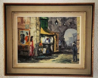 Pode incluir: Uma pintura que retrata uma cena de rua com uma pequena loja, pessoas caminhando e um prédio com um arco. A pintura é feita em um estilo realista com cores suaves.